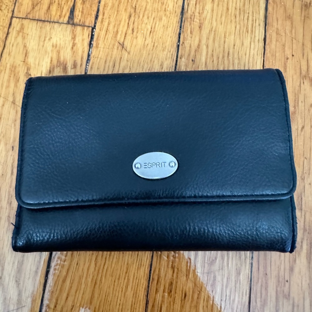 ESPRIT Women’s Black Leather Trifold Wallet